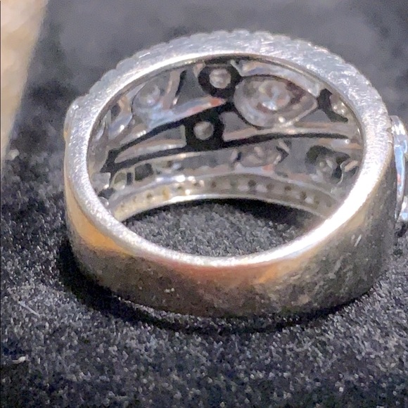 Diamond and white gold rococo band ring - Picture 9 of 14